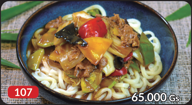 Udon con vegetales en salsa de ostras